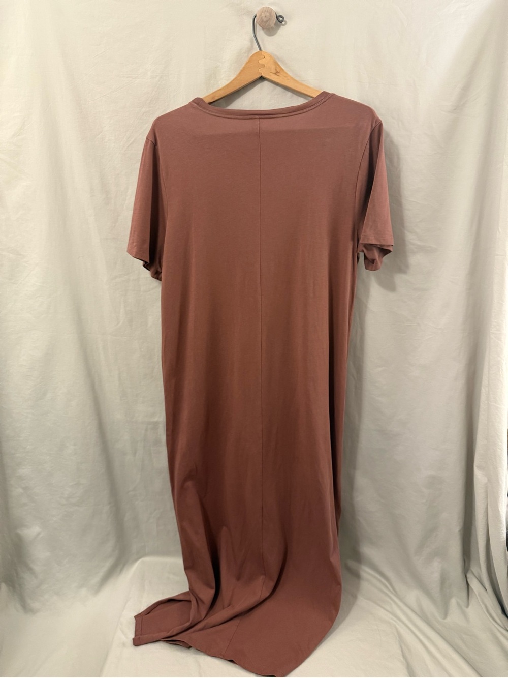 Old Navy Short-Sleeve Maxi Dress in Mauve - Picture 2 of 4